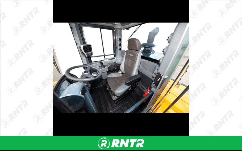Generic 2.5 YD LOADER 26000 LBS – For rent in west-hartford, connecticut – Butler Equipment | RNTR.com – Image 1