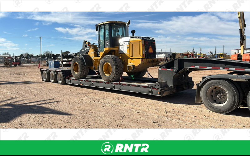 John Deere Excavator - 250 – For rent in midland, texas – Rental King LLC | RNTR.com – Image 1
