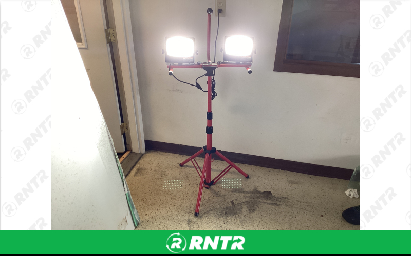 Vevor LED stand worklight – For rent in alexandria, minnesota – RNTR Depot of Alexandria MN | RNTR.com – Image 1