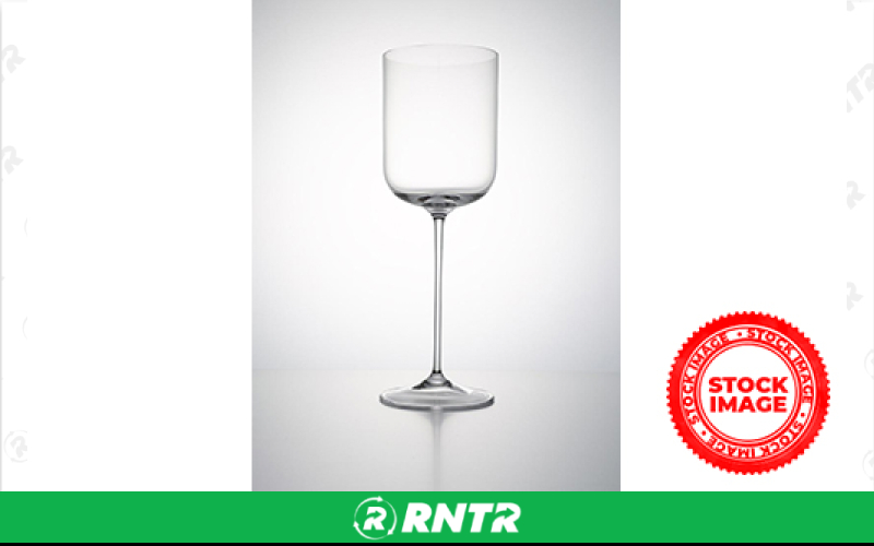 Generic Fine Stem Small Glass – For rent in skokie, illinois – Evento | RNTR.com – Image 1