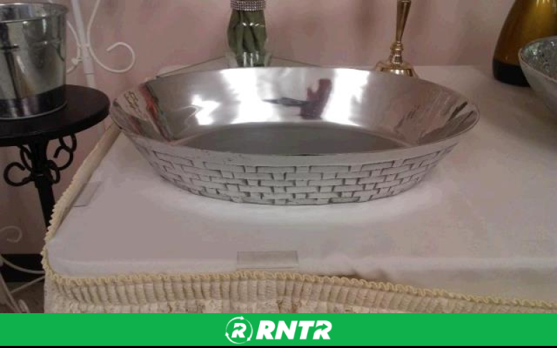 Generic Serving Dish - Metal - Oval – For rent in Fort Madison, Iowa – Complete Rental | RNTR.com – Image 1