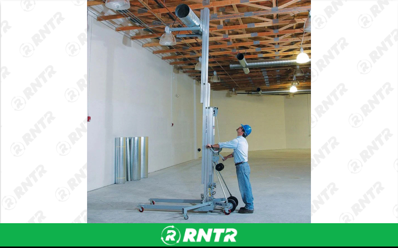 Genie Material Lift – For rent in mount-pleasant, south-carolina – Lowcountry True Value | RNTR.com – Image 1